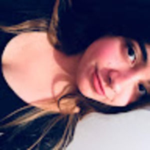 Meet your Posher, Alejandra madahy